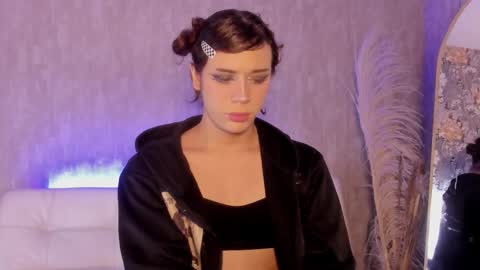 cris online show from November 18, 2025, 3:23 am