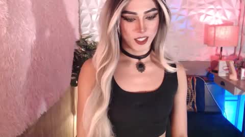 Snapshot of pixydominatrixx chatting on December 15, 2024, 6:37 pm pixydominatrixx online show from December 15, 2024, 6:37 pm