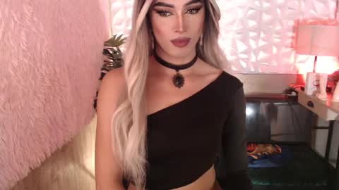Snapshot of pixydominatrixx chatting on December 16, 2024, 6:49 pm pixydominatrixx online show from December 16, 2024, 6:49 pm
