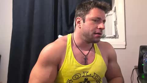 Snapshot of pizza_biceps chatting on January 15, 2026, 4:39 am pizza_biceps online show from January 15, 2026, 4:39 am