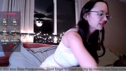 Snapshot of plantbabeee chatting on December 11, 2024, 4:07 am Plantbabeee online show from December 11, 2024, 4:07 am