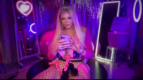 Snapshot of plasticfuckdoll chatting on February 8, 2025, 2:15 am Dumb bimbo fuck doll online show from February 8, 2025, 2:15 am