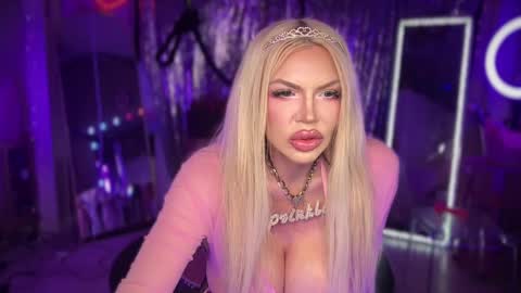 Snapshot of plasticfuckdoll chatting on September 12, 2025, 11:15 pm Dumb bimbo fuck doll online show from September 12, 2025, 11:15 pm
