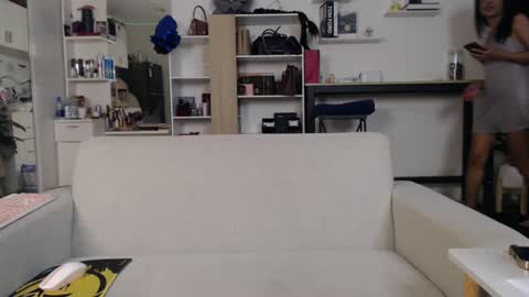 plasticgirll online show from January 20, 2025, 1:53 pm