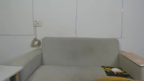 plasticgirll online show from September 12, 2025, 2:17 pm