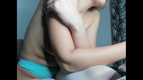 Snapshot of playfulaudrey chatting on December 8, 2024, 5:39 am PlayfulAudrey online show from December 8, 2024, 5:39 am