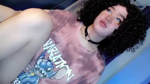 Snapshot of playfulcock69_kate chatting on June 25, 2026, 12:32 am kate online show from June 25, 2026, 12:32 am