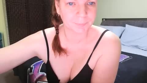 playfulcurvymilf online show from November 9, 2025, 9:46 pm