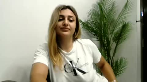 Snapshot of playfulnicole chatting on June 25, 2026, 2:11 am PlayfulNicole online show from June 25, 2026, 2:11 am