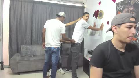   online show from February 26, 2025, 11:41 am