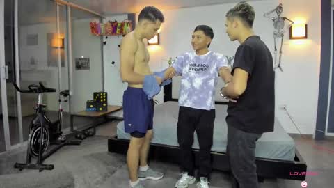   online show from October 6, 2025, 11:13 pm