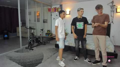   online show from October 7, 2025, 11:13 pm