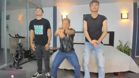   online show from November 9, 2025, 11:03 pm