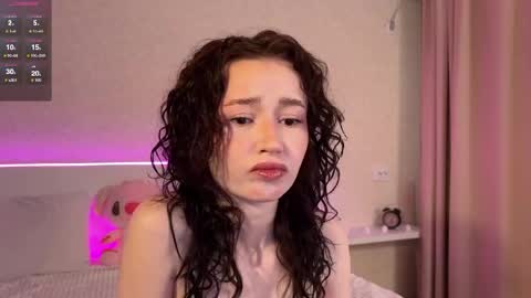 Simona and Bonnie online show from May 19, 2026, 2:56 pm