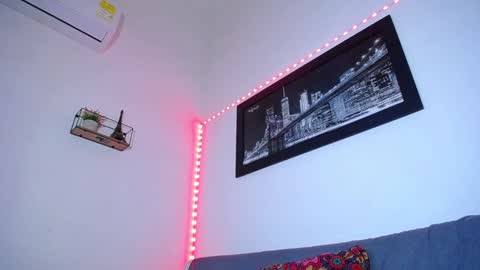  CHARLOTTE  online show from December 6, 2024, 1:44 pm