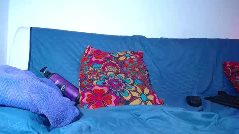  CHARLOTTE  online show from February 10, 2025, 4:14 pm