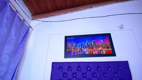  CHARLOTTE  online show from September 24, 2025, 1:47 pm