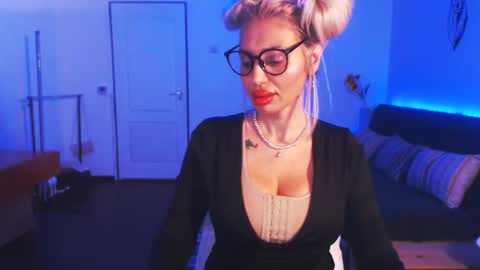 Victoria online show from December 21, 2024, 9:47 pm