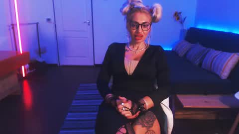 Victoria online show from December 22, 2024, 2:39 am