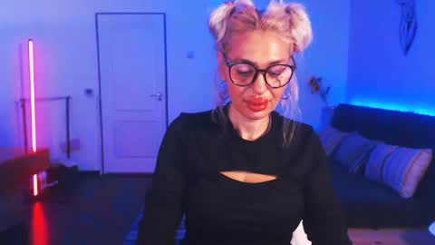 Victoria online show from December 25, 2024, 12:27 am