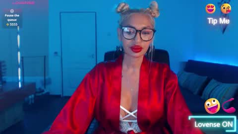 Victoria online show from September 10, 2025, 7:14 pm