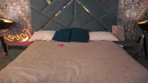 Ira brunette and Vika blonde online show from October 25, 2025, 1:07 pm