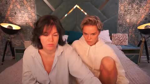 Ira brunette and Vika blonde online show from November 22, 2025, 7:07 am