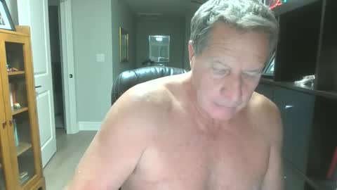 Snapshot of pleeeezeher chatting on October 25, 2025, 12:29 am pleeeezeher online show from October 25, 2025, 12:29 am