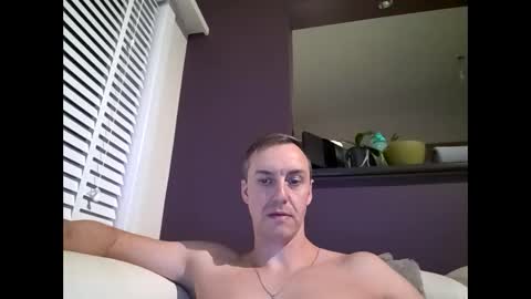 Snapshot of ploki2000 chatting on December 7, 2024, 9:33 pm Kevin online show from December 7, 2024, 9:33 pm