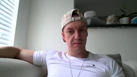 Snapshot of ploki2000 chatting on October 19, 2025, 8:48 am Kevin online show from October 19, 2025, 8:48 am