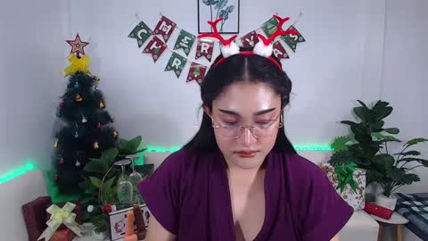 Ploysai online show from December 11, 2024, 5:04 pm