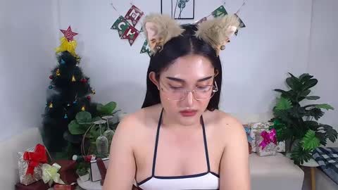 Ploysai online show from January 8, 2025, 3:39 pm