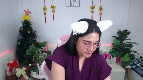 Ploysai online show from January 14, 2025, 2:53 pm