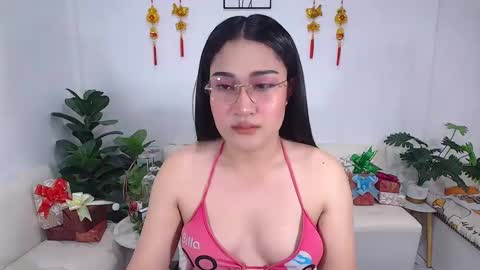 Ploysai online show from February 11, 2025, 7:12 am