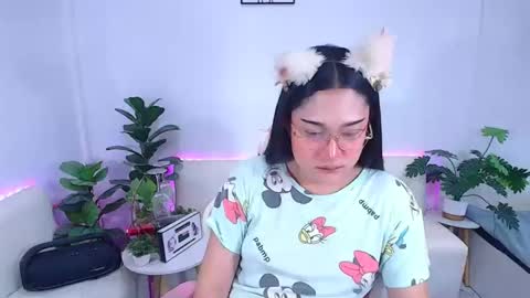 Ploysai online show from October 14, 2025, 1:28 am