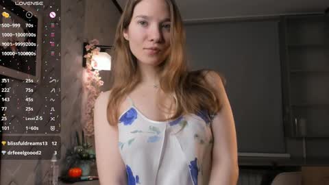 Snapshot of pluf_pluf chatting on December 21, 2024, 1:15 am HiI am Vivian online show from December 21, 2024, 1:15 am
