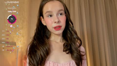 Sophie online show from December 3, 2024, 7:00 pm