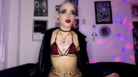 Snapshot of plutonbluemoon_999 chatting on October 9, 2025, 1:03 am online show from October 9, 2025, 1:03 am