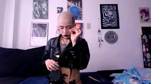 Snapshot of plutonbluemoon_999 chatting on October 16, 2025, 9:49 pm online show from October 16, 2025, 9:49 pm