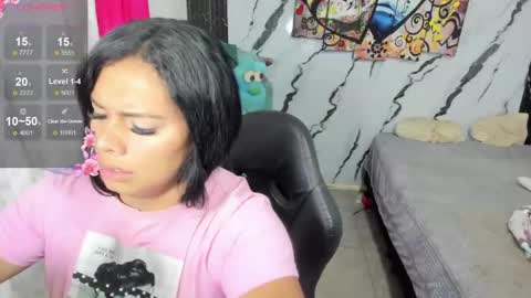 Snapshot of pocahontas_98113116 chatting on May 7, 2026, 1:05 pm lesly pagina azul pocahontas982 online show from May 7, 2026, 1:05 pm