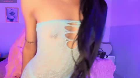 Snapshot of pocahontas_moon chatting on July 2, 2026, 3:29 pm Pocahontas online show from July 2, 2026, 3:29 pm