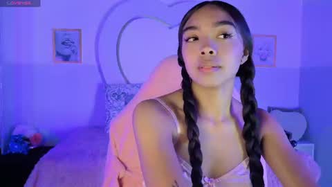 Snapshot of pocahontas_moon chatting on July 7, 2026, 3:38 pm Pocahontas online show from July 7, 2026, 3:38 pm
