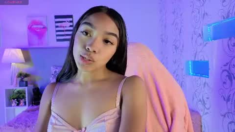 Snapshot of pocahontas_moon chatting on July 15, 2026, 3:50 pm Pocahontas online show from July 15, 2026, 3:50 pm