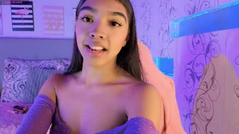 Snapshot of pocahontas_moon chatting on July 16, 2026, 3:29 pm Pocahontas online show from July 16, 2026, 3:29 pm