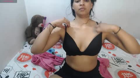 Snapshot of pocahontas_princess__ chatting on May 21, 2026, 2:35 pm Pocahontas online show from May 21, 2026, 2:35 pm
