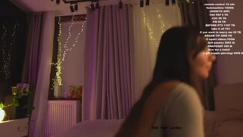 Snapshot of pocahontascb chatting on October 13, 2025, 4:18 pm online show from October 13, 2025, 4:18 pm