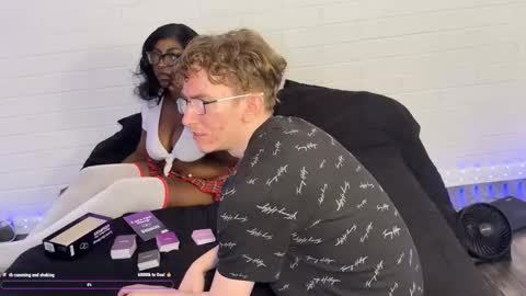 Snapshot of pocket_bunnny19 chatting on October 20, 2025, 3:40 am curvaceous black girl takes Big white cock online show from October 20, 2025, 3:40 am