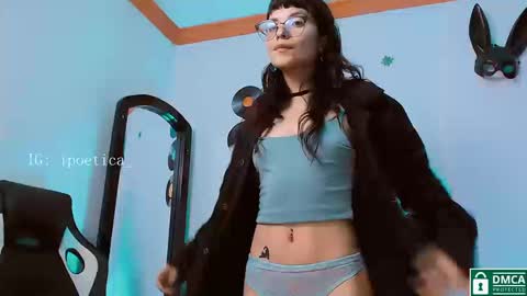 IG ipoetica  online show from September 23, 2025, 2:42 pm