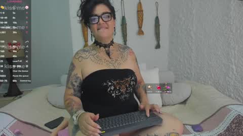 poisson_ivy_ online show from January 23, 2025, 7:32 am