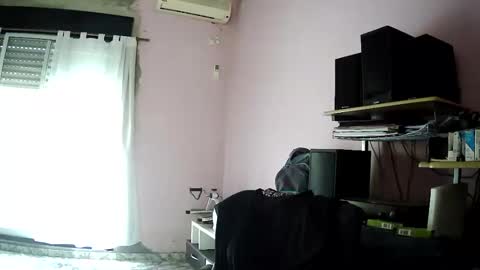 Snapshot of pol22010 chatting on May 5, 2026, 4:15 pm Polako online show from May 5, 2026, 4:15 pm